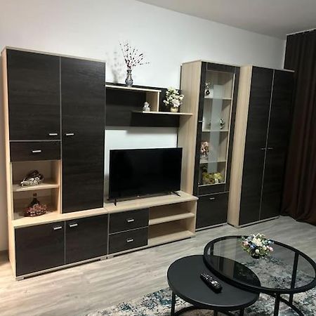 Apartament La Flo Hunedoara Bagian luar foto