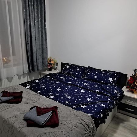 Apartament La Flo Hunedoara Bagian luar foto