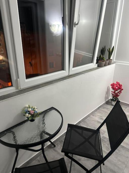 Apartament La Flo Hunedoara Bagian luar foto